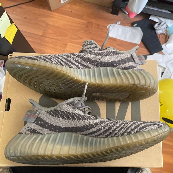 Yeezy 350 V2 Beluga 2.0 - Picture 2 of 9